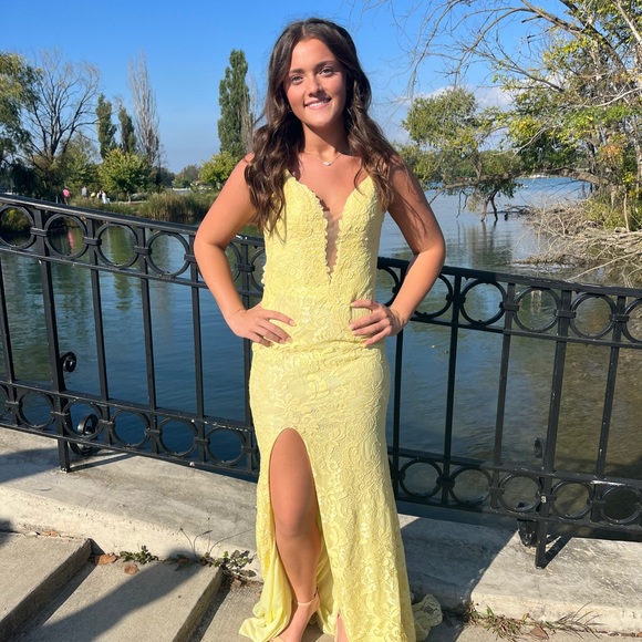 Meet your Posher, Rylie - Picture 2 of 3